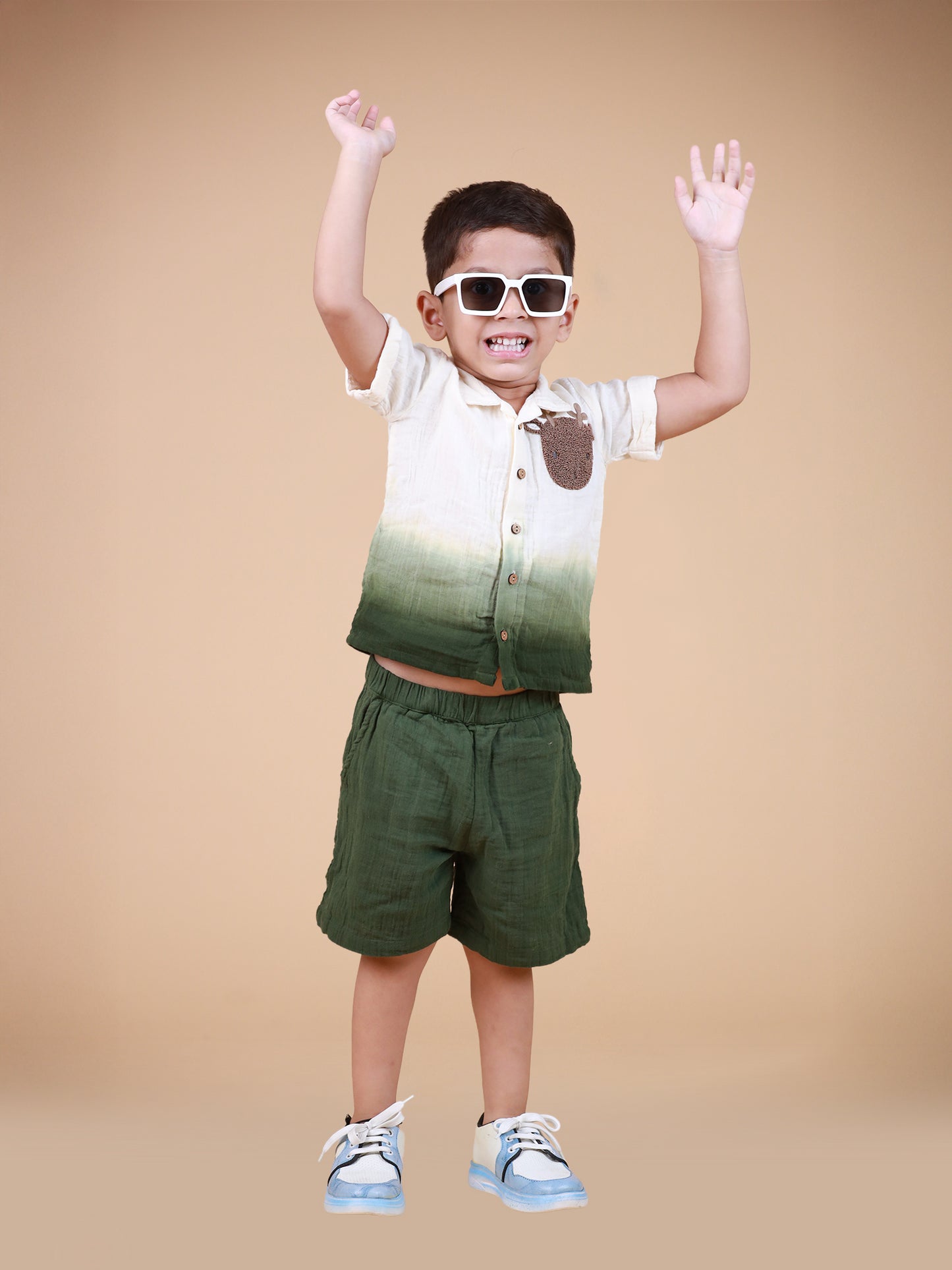 Dreamy Dyes - Gree Ombre Shirt & Shorts for unisex